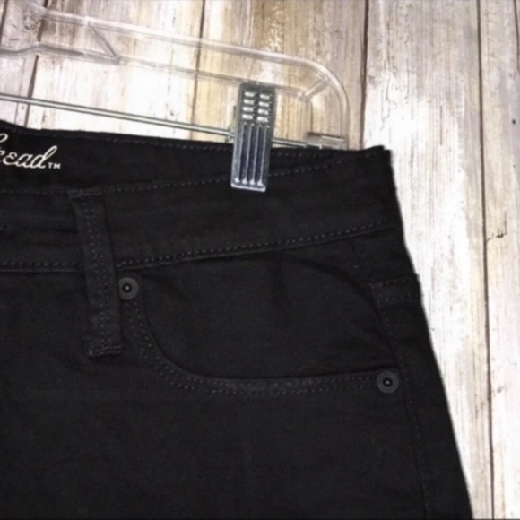 NWT Universal Thread Black High Rise Midi Shorts - Picture 3 of 7